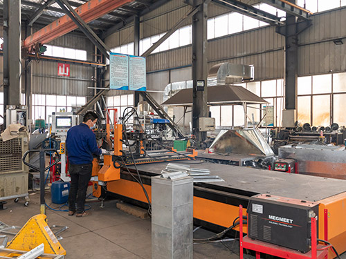 角鐵法蘭焊接設(shè)備