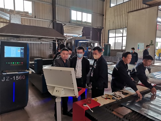 領(lǐng)導(dǎo)視察 (14)