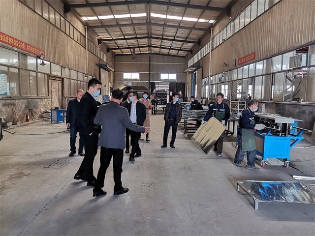 領(lǐng)導(dǎo)視察 (17)